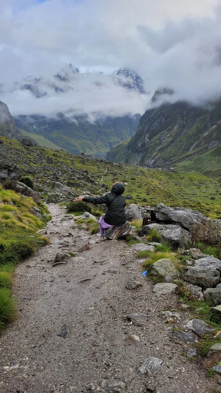 Way-to-vasudhara-falls